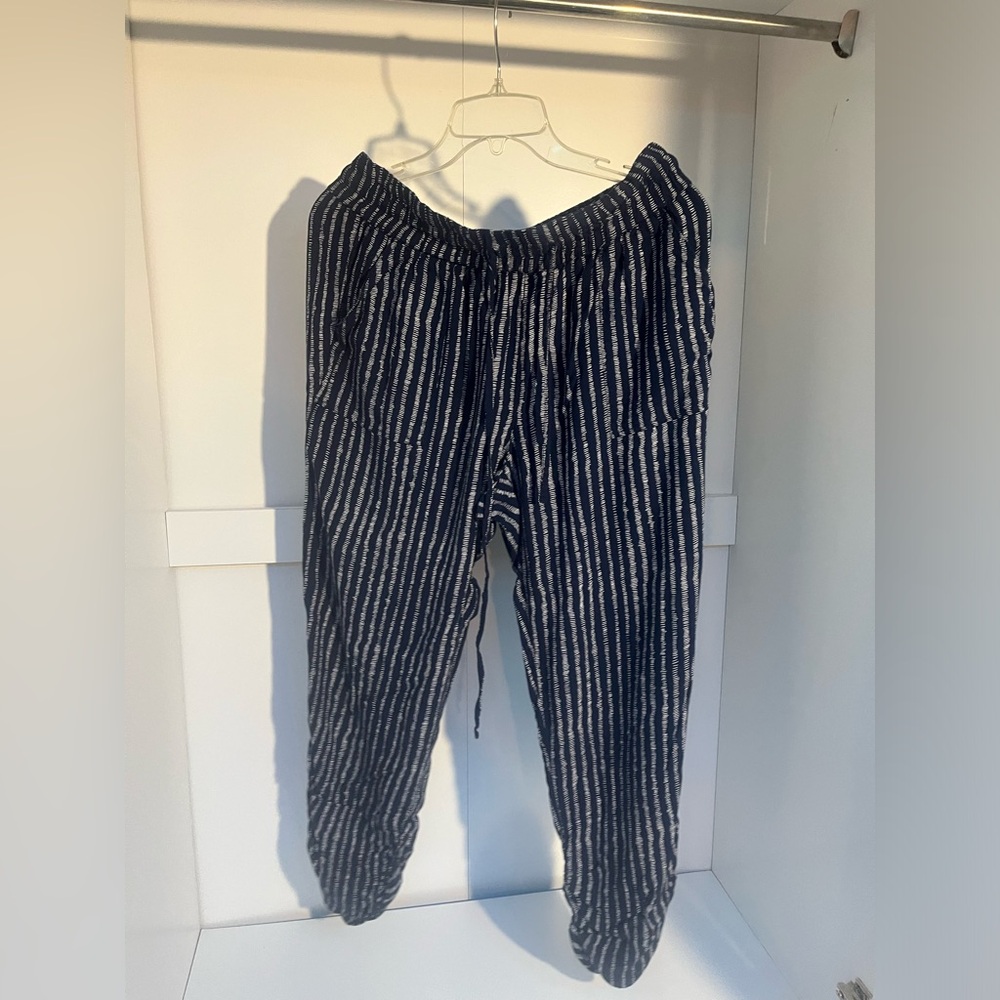 Navy print joggers
